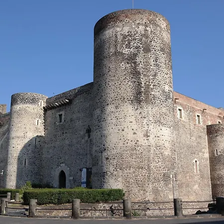 Crociferi Di Agata E Aurora *